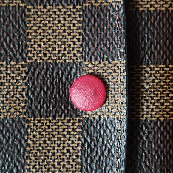 Louis Vuitton wallet - Picture 2 of 11